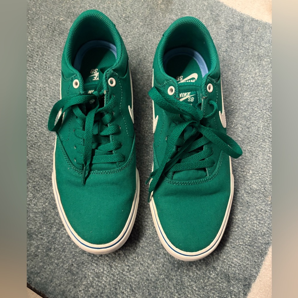 Nike SB Unisex Emerald Green Sneakers